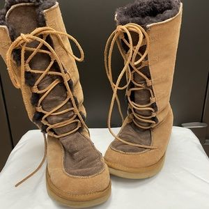 Ugg Australia 8 women’s uptown lace up tall boots suede